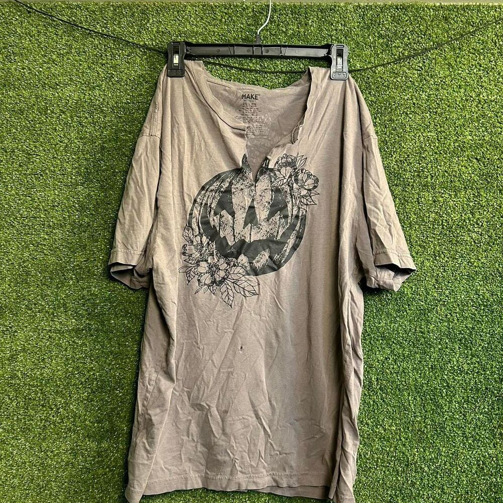 Market Women's T-shirt